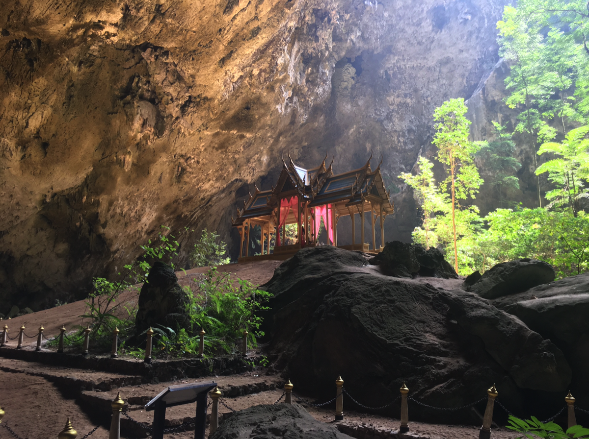 Phraya Nakhon grotterne